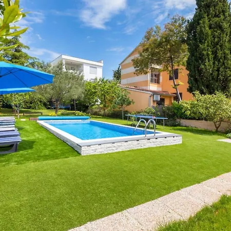 Ketty In With Playground, Sea View And Private Pool Fazana