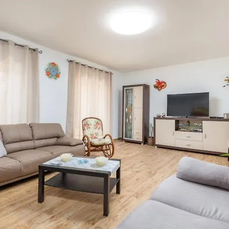 Ketty In With Playground, Sea View And Private Pool וילה פאז'אנה
