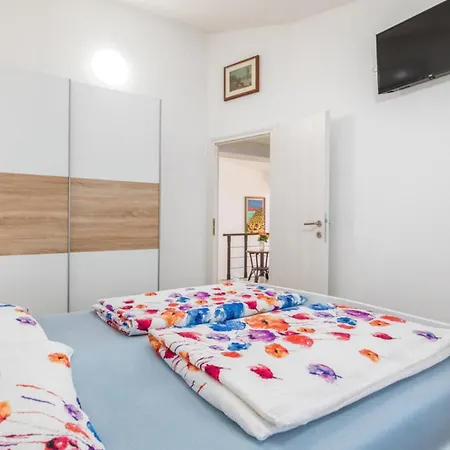 Ketty In With Playground, Sea View And Private Pool פאז'אנה