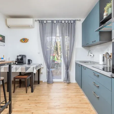 Ketty In With Playground, Sea View And Private Pool *