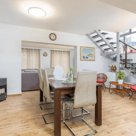 Ketty In With Playground, Sea View And Private Pool * Fazana