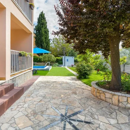 Ketty In With Playground, Sea View And Private Pool וילה